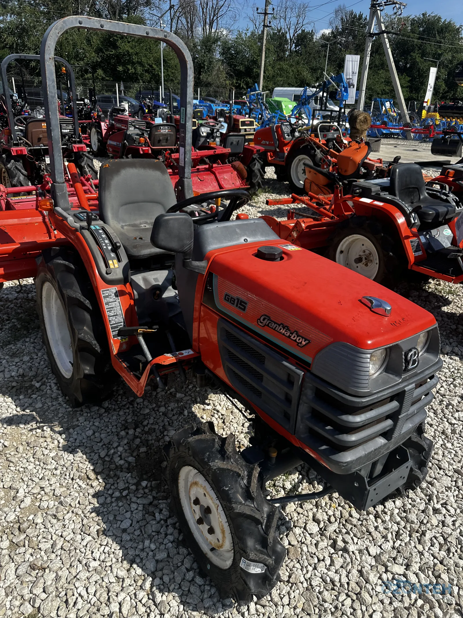 Tractor japonez Kubota GB15, serie 17624