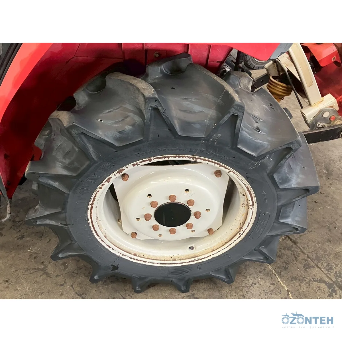 Tractor japonez Mitsubishi MT27 (Cabina improvizata), serie 70467
